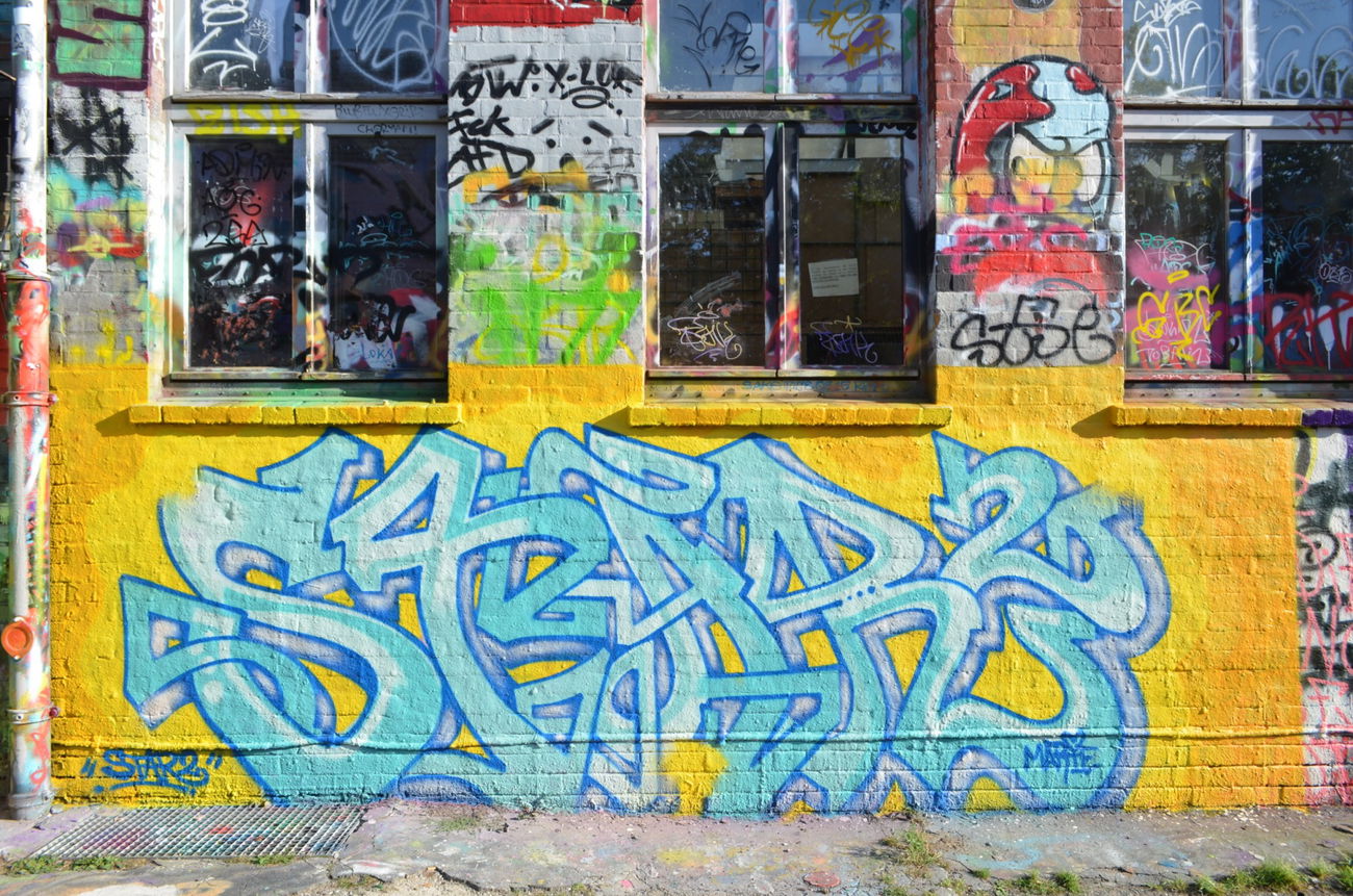 Graffiti Wall - Photo by Startwo (2020)