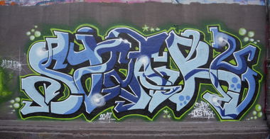 Graffiti Wall - Photo by Startwo - STAR2