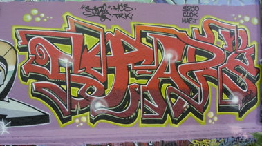 Graffiti Wall - Photo by Startwo - STAR2