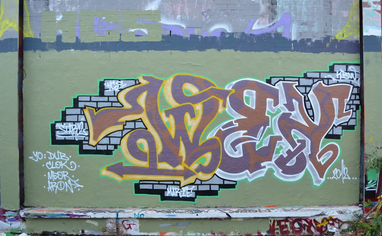 Graffiti Wall - Photo by Startwo - STAR2