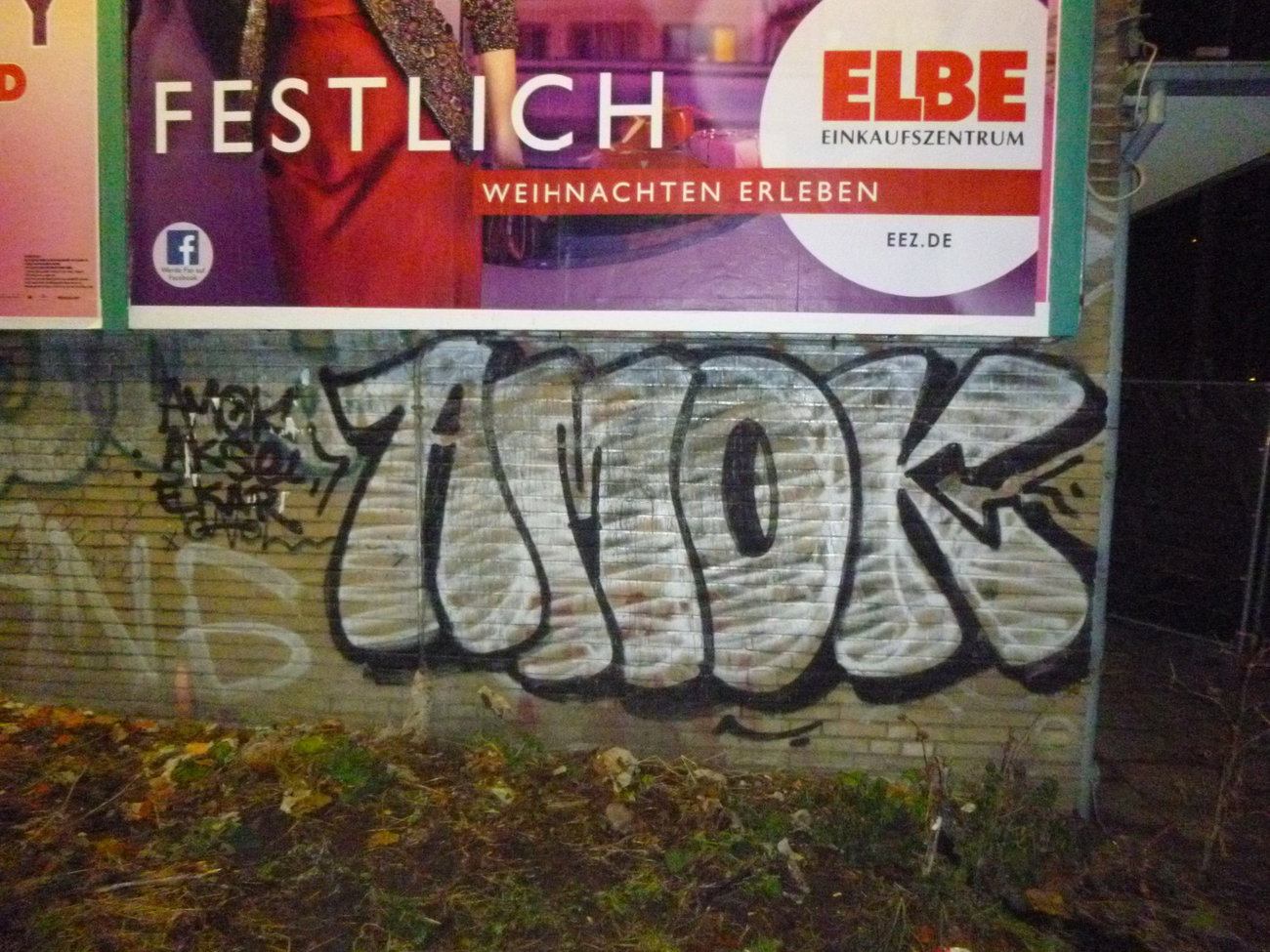 Graffiti Wall - Photo by Statist - amok