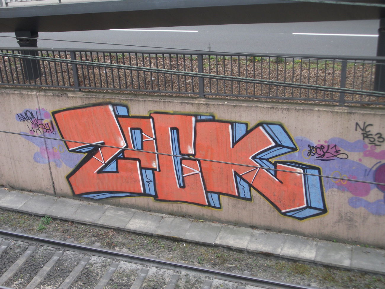 Graffiti Wall - Photo by Statist - zack