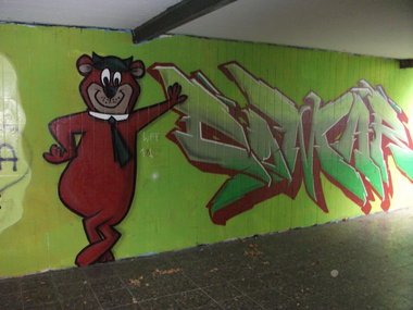 Graffiti Wall - Photo by Statist - comar