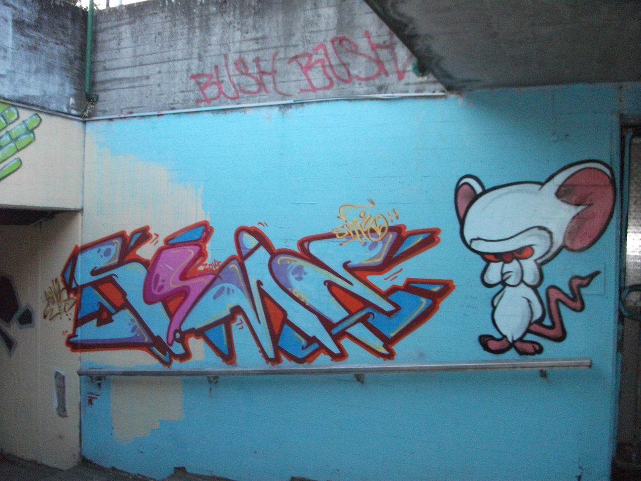 Graffiti Wall - Photo by Statist - sime