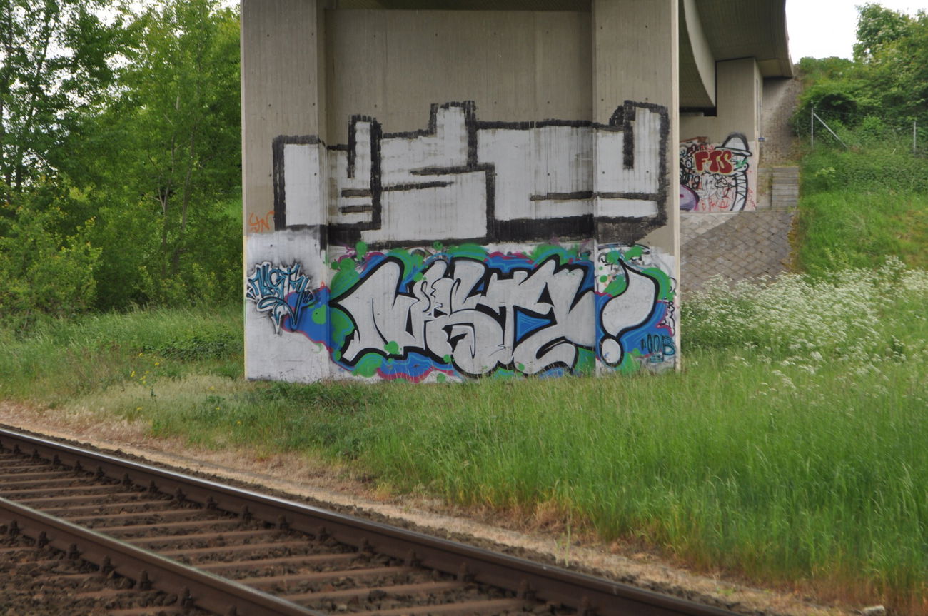 Graffiti Bombing - Photo by StayHigh - nasty, fts, cob