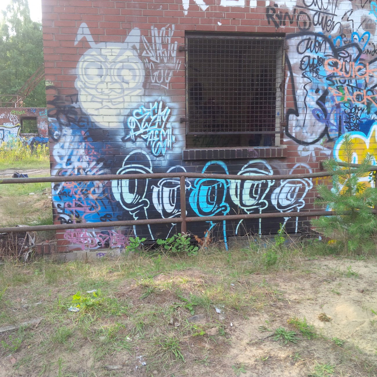 Graffiti Wall - Photo by StayHigh - FTS, CRAY, NASTY