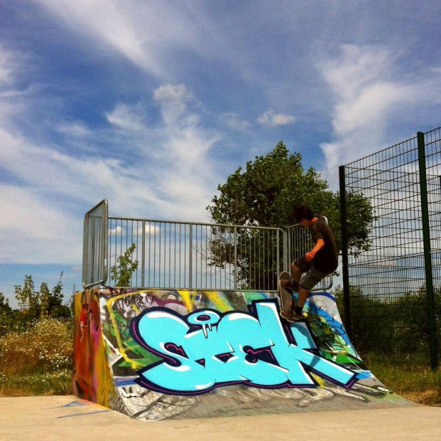 Graffiti Wall - Photo by Stek_kno - Stek, simple, skateboarding (2013)