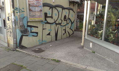 Graffiti Bombing in Tuzla Canton - Photo by Still_Crazy - rolen, Ezmer