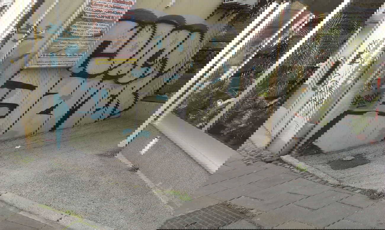 Graffiti Bombing in Tuzla Canton - Photo by Still_Crazy - rolen, Ezmer