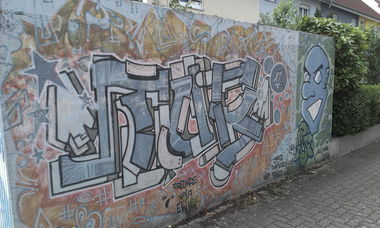 Graffiti Bombing in Karlsruhe - Photo by Still_Crazy - TOR, 17