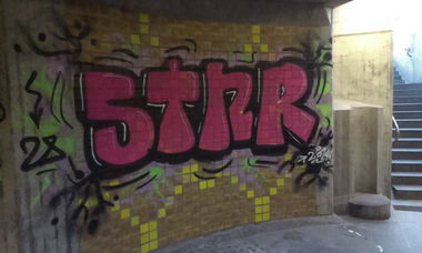 Graffiti Bombing in Karlsruhe - Photo by Still_Crazy - stoner, stnr