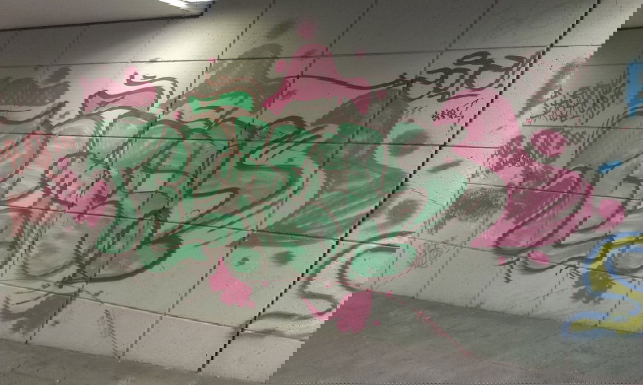 Graffiti Bombing in Karlsruhe - Photo by Still_Crazy - Techo, To