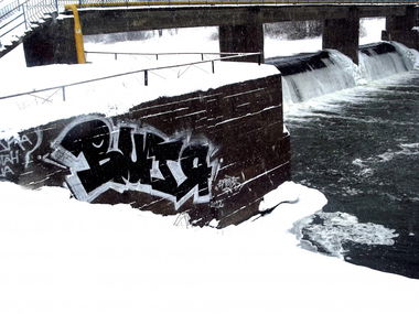 Graffiti Bombing in Yoshkar-Ola - Photo by Store - Store