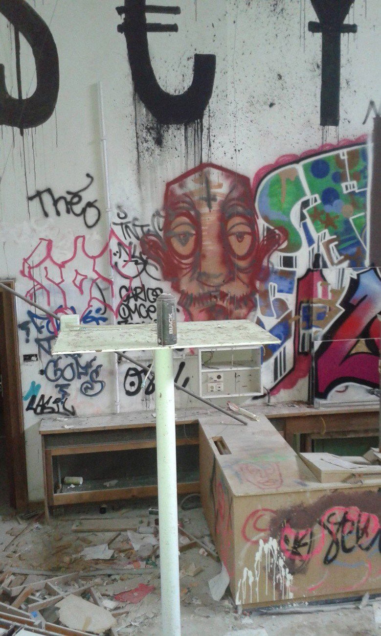 Graffiti Wall in Berlin - Photo by Strayfx - abandoned, berlin