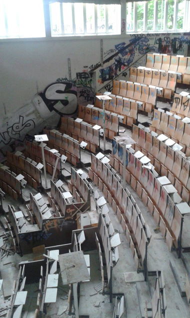 Graffiti Wall in Berlin - Photo by Strayfx - abandoned, berlin