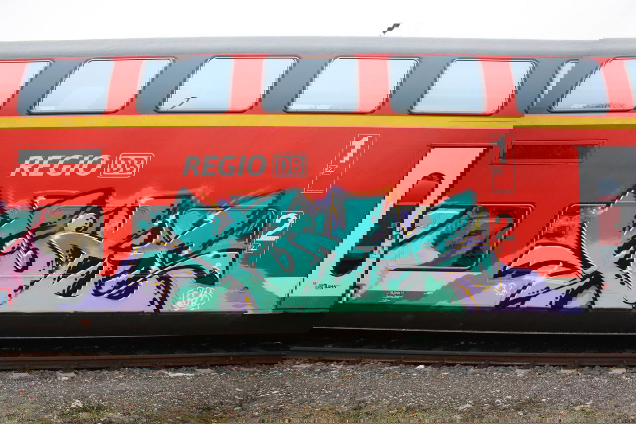 Graffiti Train - Photo by Streetfileslena