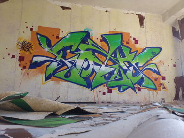 Graffiti Wall in Frankfurt - Photo by Streetfileslena - fötus (2012)