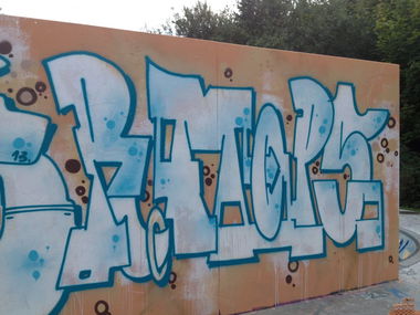 Graffiti Wall in Dresden - Photo by Streetlover - Dresden, R.mops (2013)