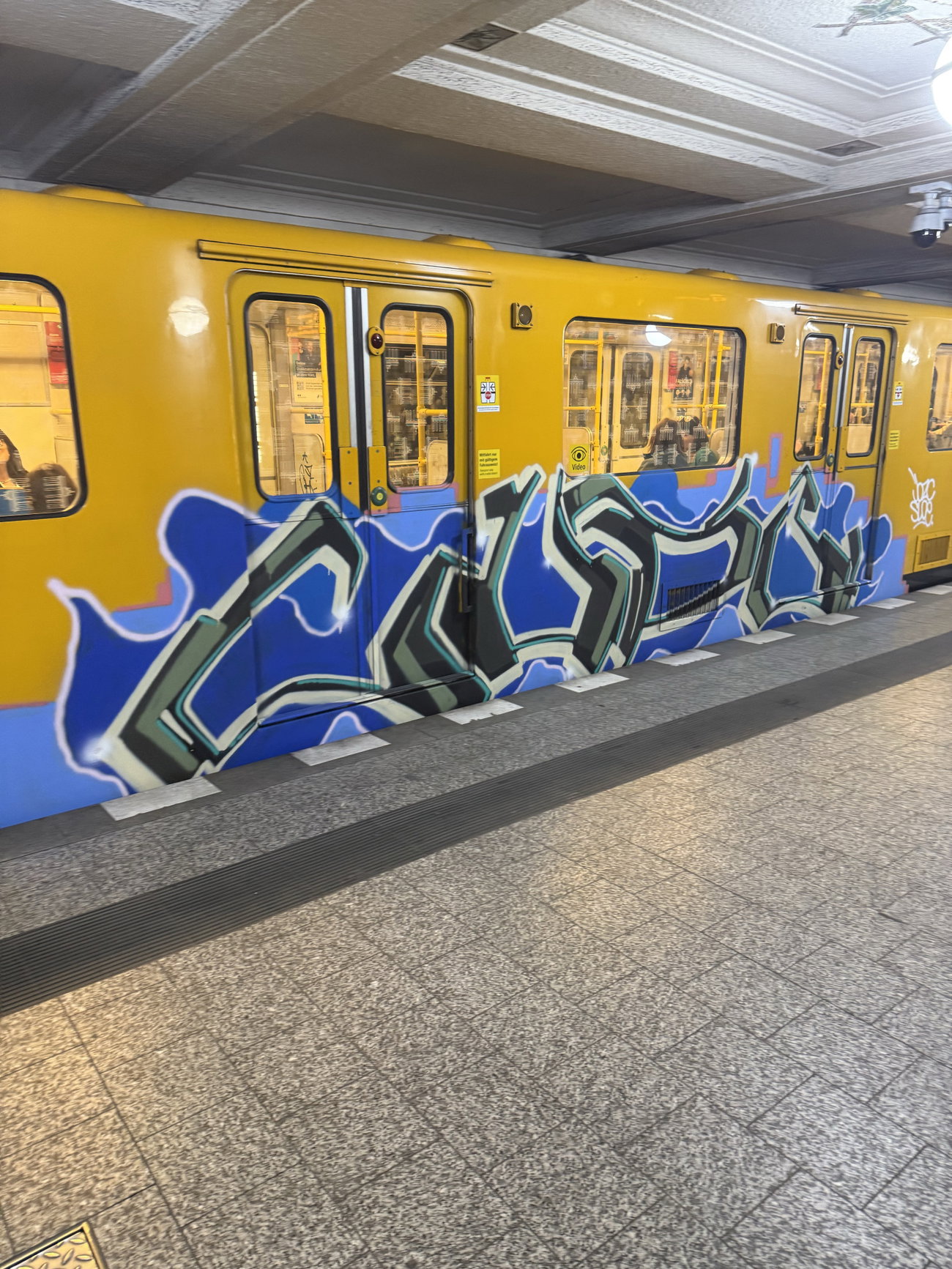 Graffiti Train in Berlin - Photo by Streetviewspo