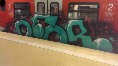 Graffiti Train - Photo by StuggiBoogie - Deor