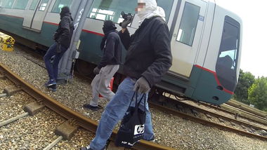 Graffiti Train in Rotterdam - Photo by Stullenandi - Metro (2013)