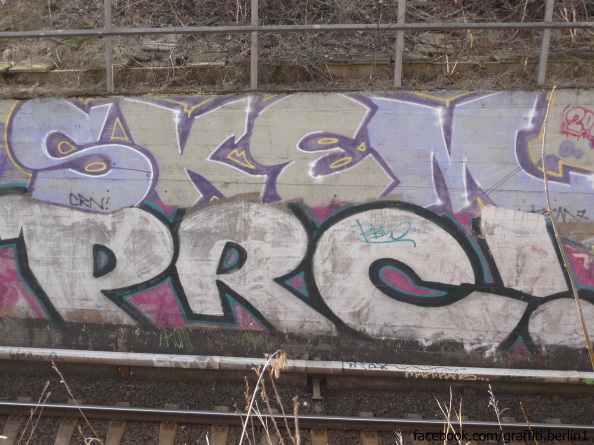 Graffiti Bombing - Photo by StyleCanon - PRC