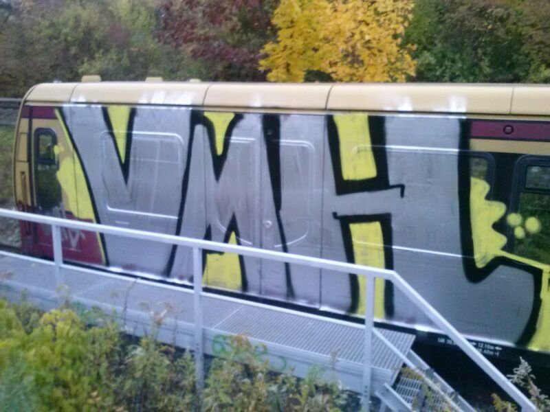 Graffiti Train - Photo by Suakone - VMHGANG (2013)
