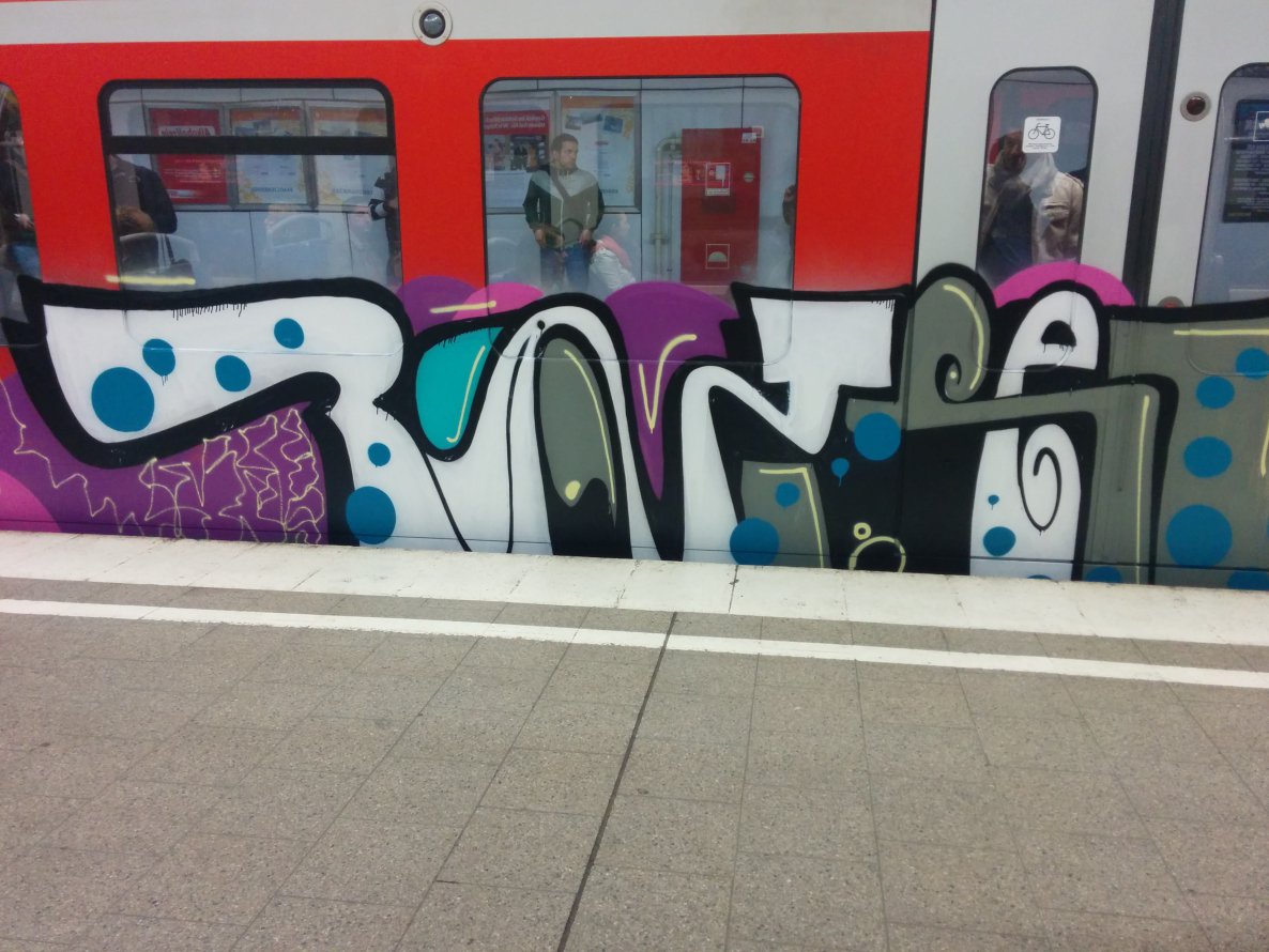 Graffiti Train - Photo by Suio - Train, Jungfernstieg, Hamburg (2014)