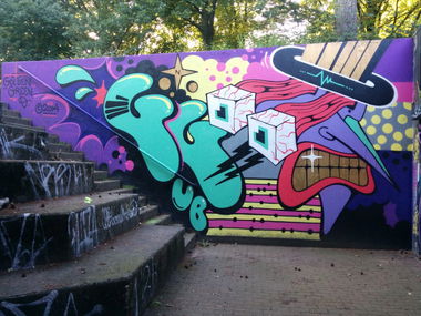 Graffiti Wall in Hamburg - Photo by Suio - Golden, Green, Hamburg (2014)