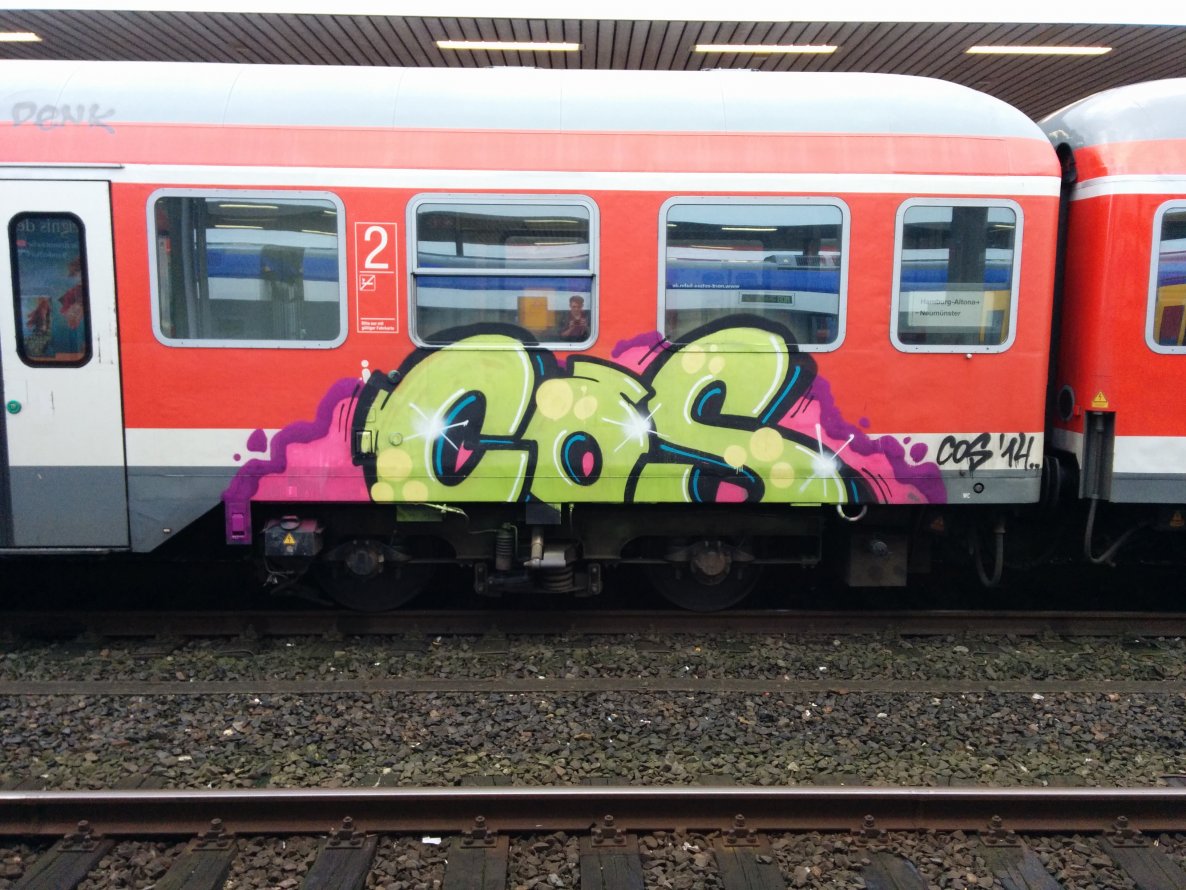 Graffiti Train - Photo by Suio - Cos, Hamburg (2014)