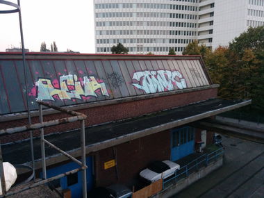 Graffiti Bombing - Photo by Suio - Reik, Awk, Hamburg