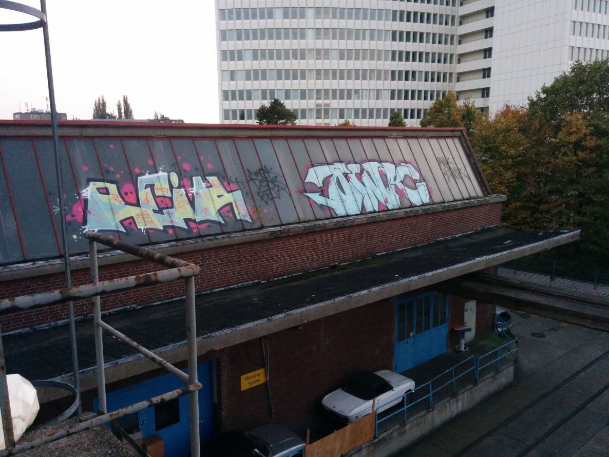 Graffiti Bombing - Photo by Suio - Reik, Awk, Hamburg