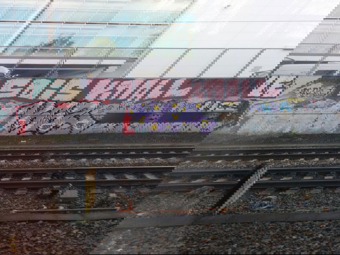 Graffiti Wall - Photo by Suio - KGZ, sois, knall