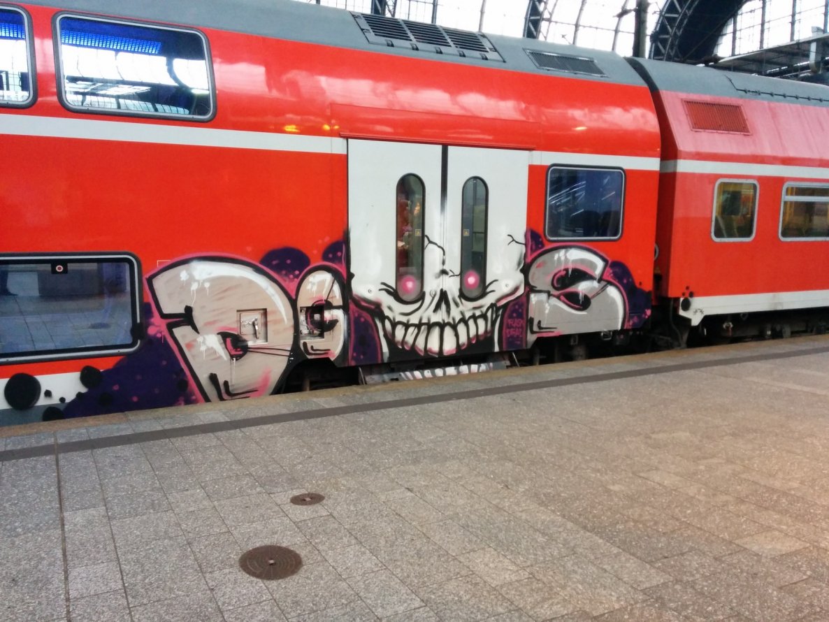 Graffiti Train in Hamburg - Photo by Suio - Hamburg, DGS (2015)