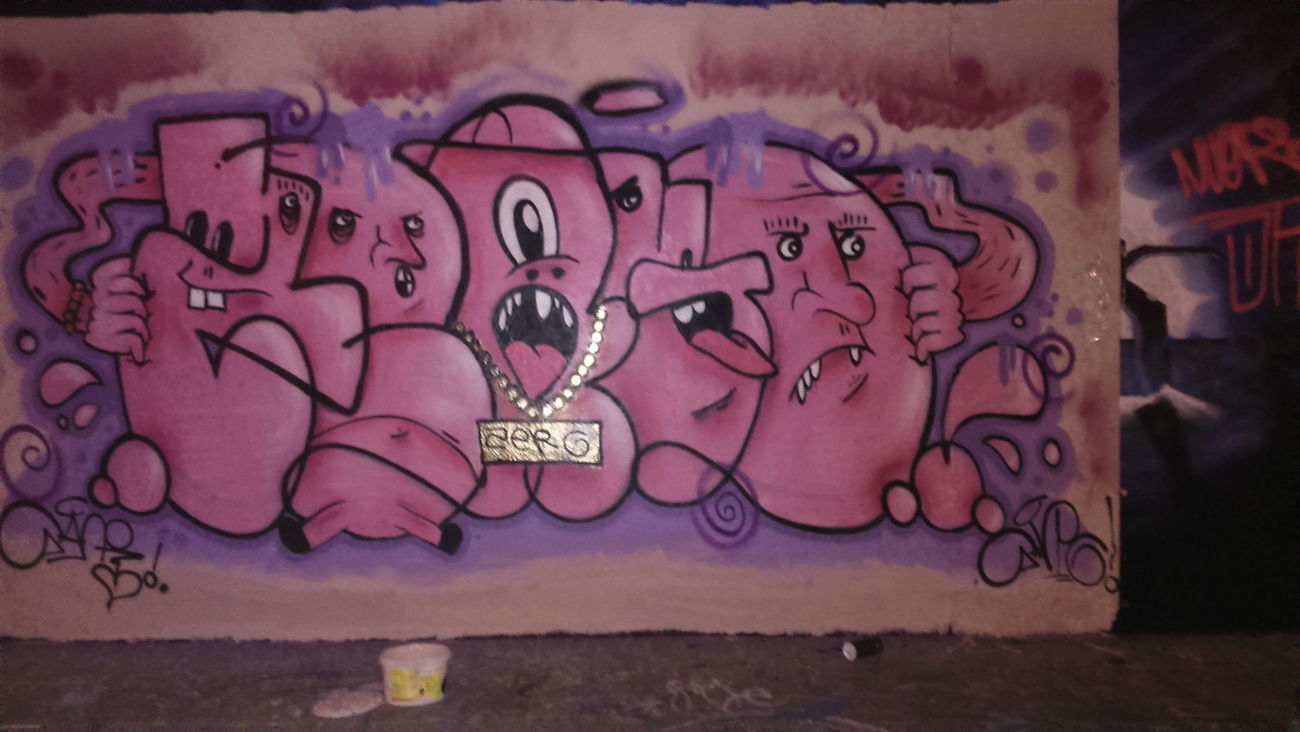Graffiti Bombing in Essen - Photo by Sunshine - throwup, faces, gang