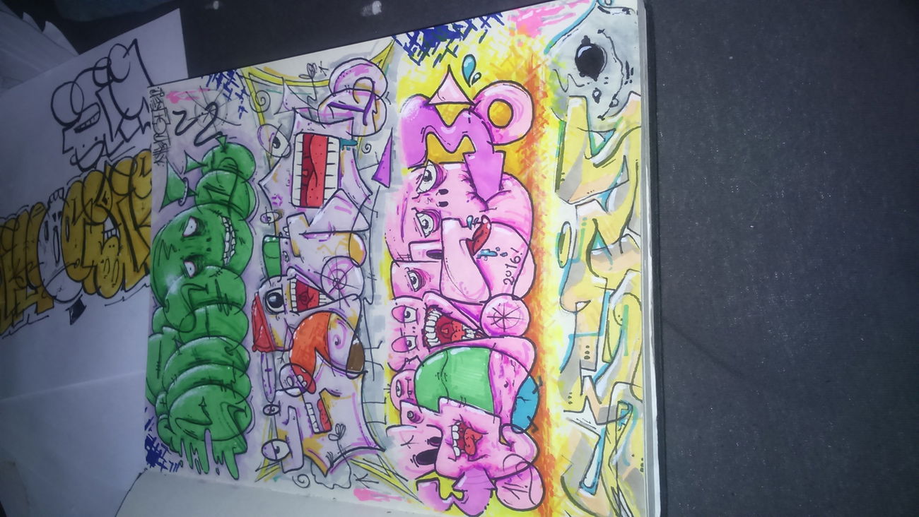 Graffiti Sketch - Photo by Sunshine - zerg, zergo, zerstört