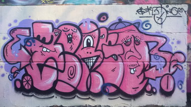 Graffiti Wall in Moers  - Photo by Sunshine - zerg, zergo, throwup