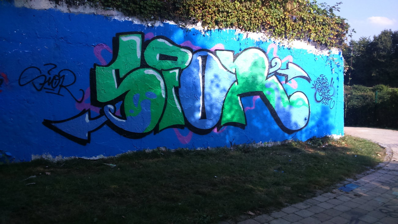 Graffiti Wall - Photo by Sunshine - sior, serg, zerg