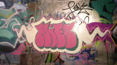 Graffiti Wall in Essen - Photo by Sunshine - miez, girlsgraffiti, throwup