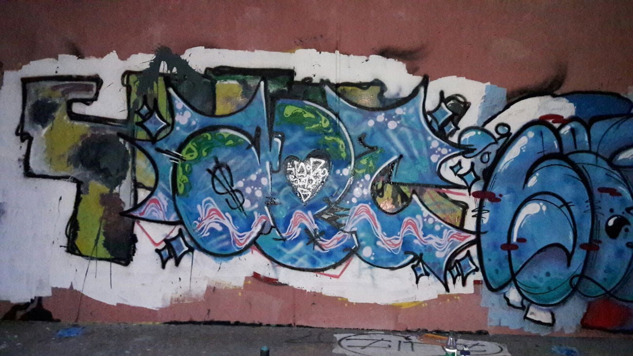 Graffiti Bombing - Photo by Sunshine - igor, serg, hallday (2017)