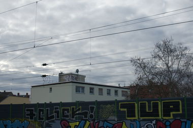 Graffiti Bombing in Frankfurt - Photo by SuperBoy1312 - 7click, 1up, denk (2013)