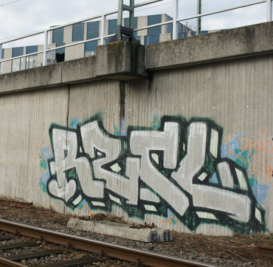 Graffiti Bombing in Frankfurt - Photo by SuperBoy1312 - rzcl, rascal, cbc (2009)