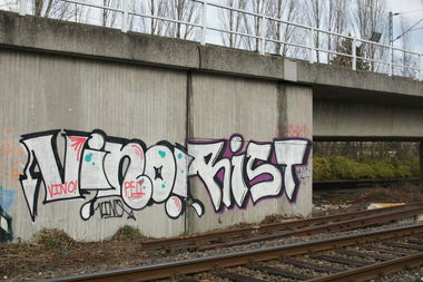 Graffiti Bombing in Frankfurt - Photo by SuperBoy1312 - Vino, Rist, Peli