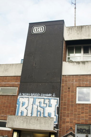 Graffiti Bombing in Frankfurt - Photo by SuperBoy1312 - rush, frankfurt