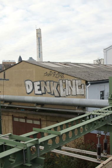 Graffiti Bombing - Photo by SuperBoy1312 - denk, line, frankfurt