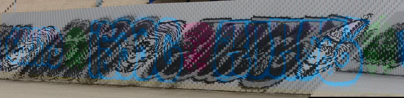 Graffiti Wall in Frankfurt - Photo by SuperBoy1312 - chund, isaac, roam