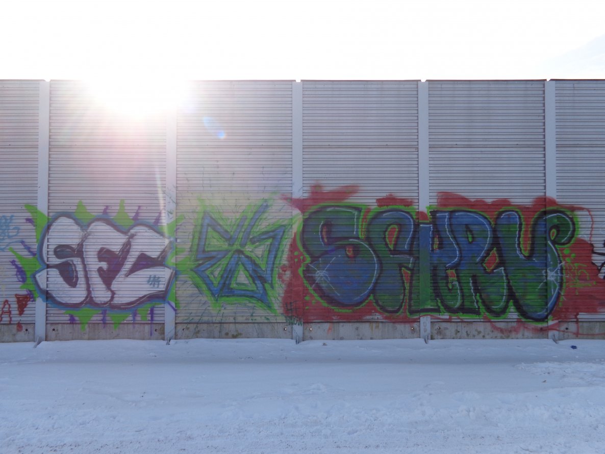 Graffiti Wall - Photo by SuperFunkyCrew - ekraniwa (2014)
