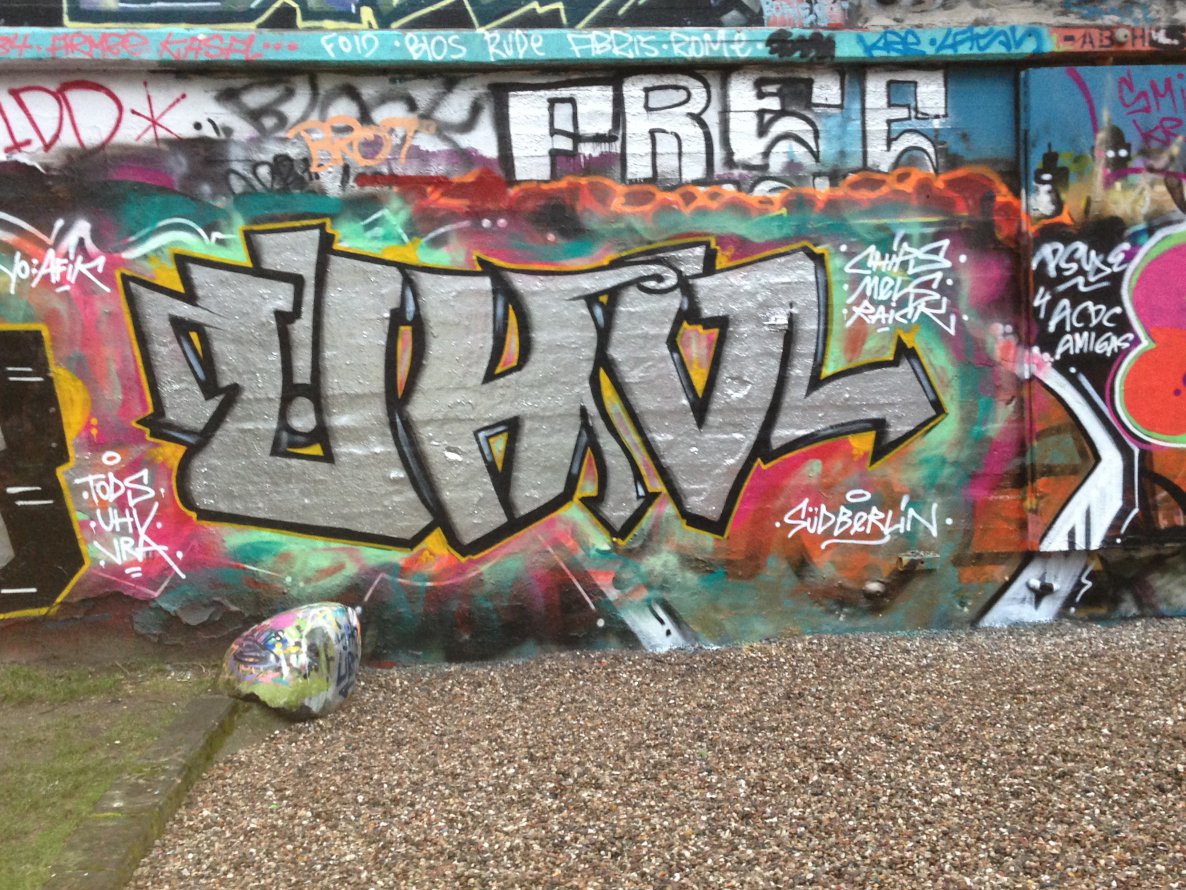 Graffiti Bombing - Photo by SuppenSoldat - Uhv, Tods, Afik (2014)