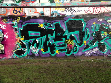 Graffiti Wall in Hamburg - Photo by SuppenSoldat - Perz, One, Smut (2014)