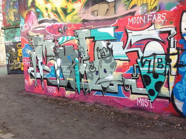 Graffiti Wall - Photo by SuppenSoldat - Muck, Hais, Most (2014)